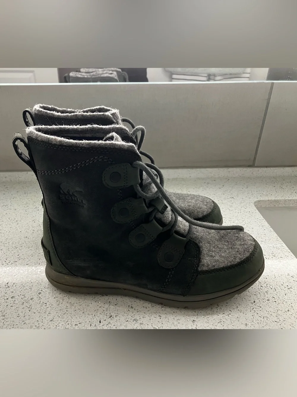 Sorel Explorer Joan Waterproof Winter Boots Gray Black Women’s 8.5